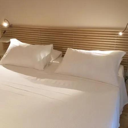 Au Petit Bonheur Apartment